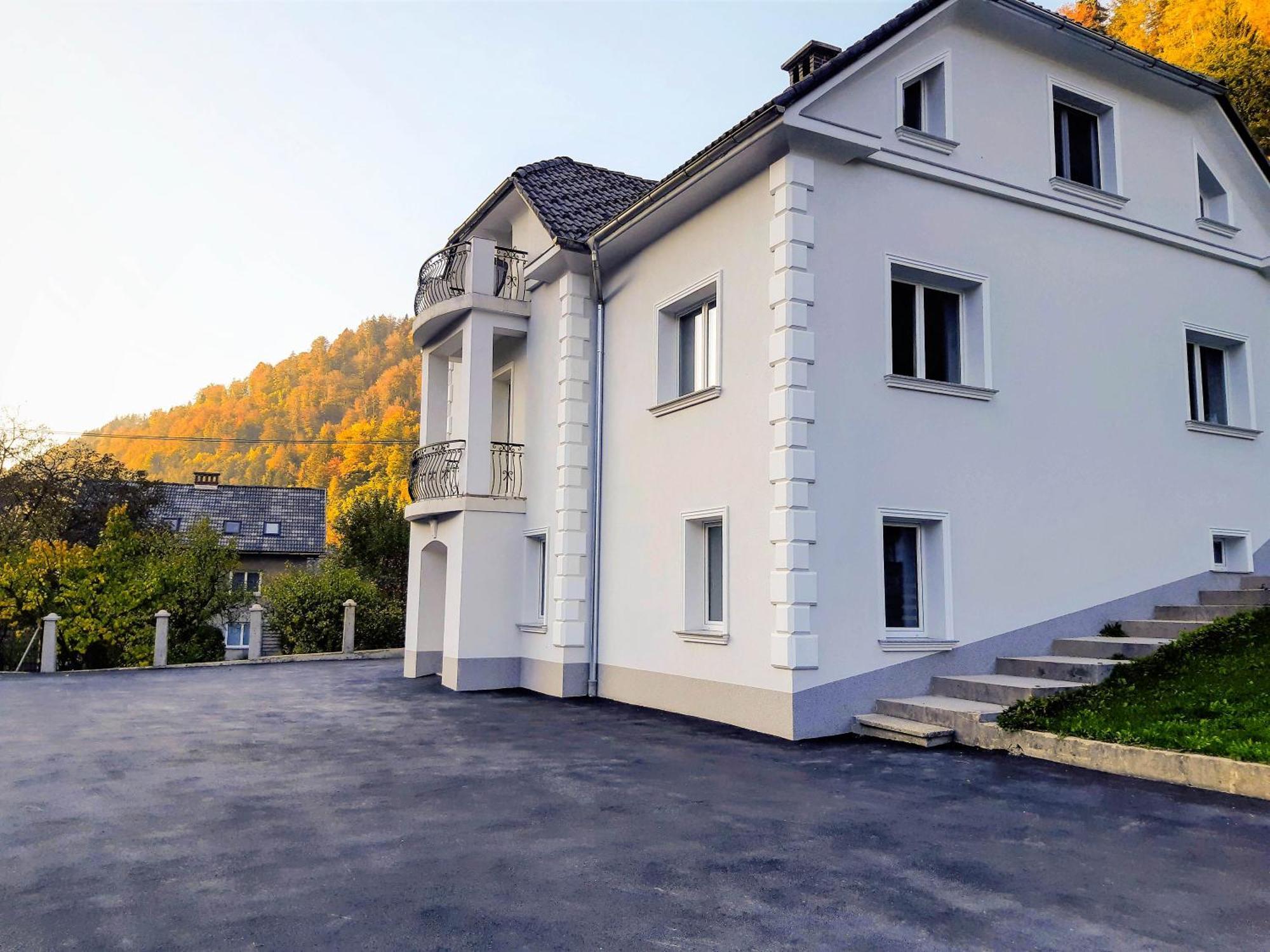 Villa Hillside Apartment 耶塞尼采 外观 照片