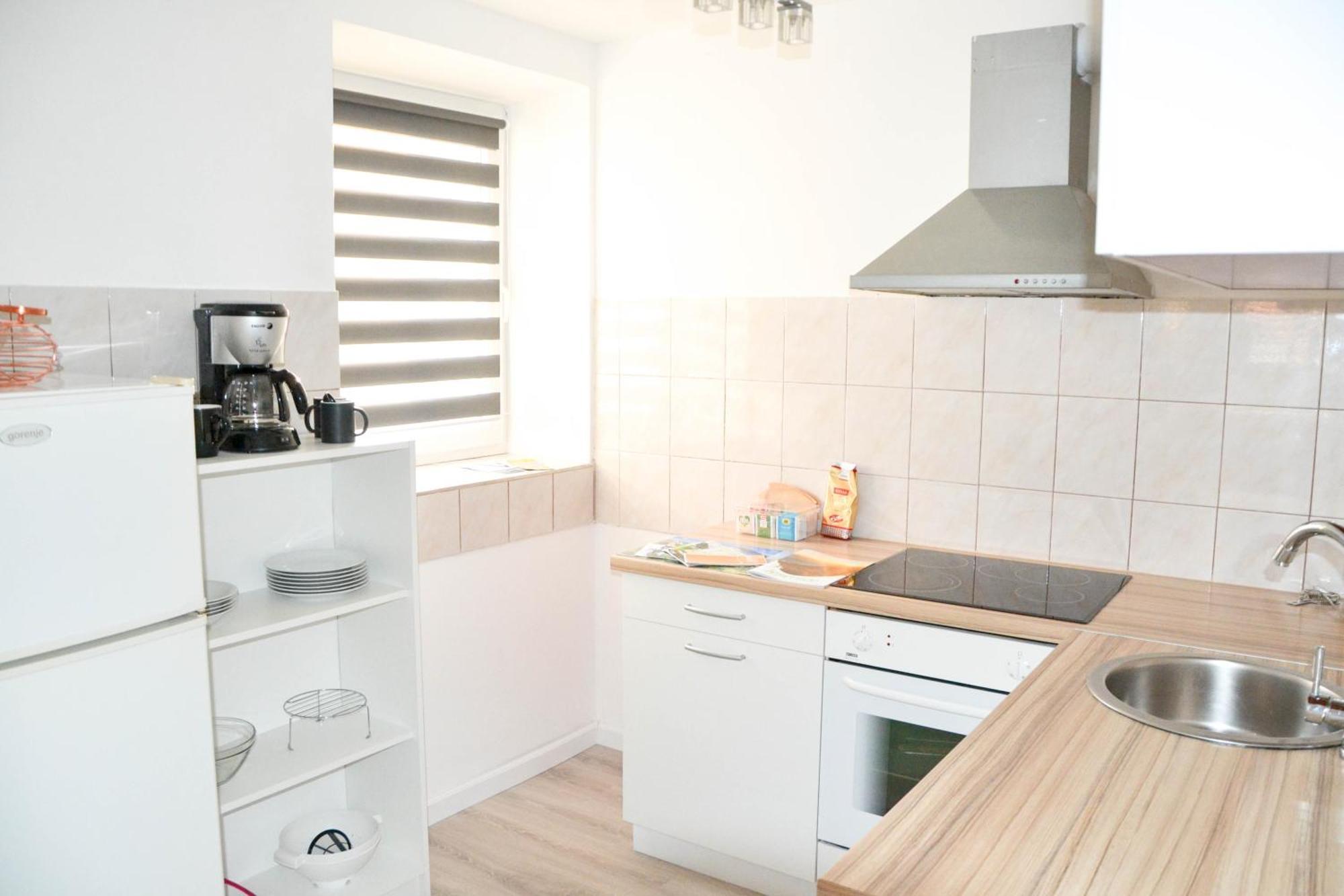 Villa Hillside Apartment 耶塞尼采 外观 照片