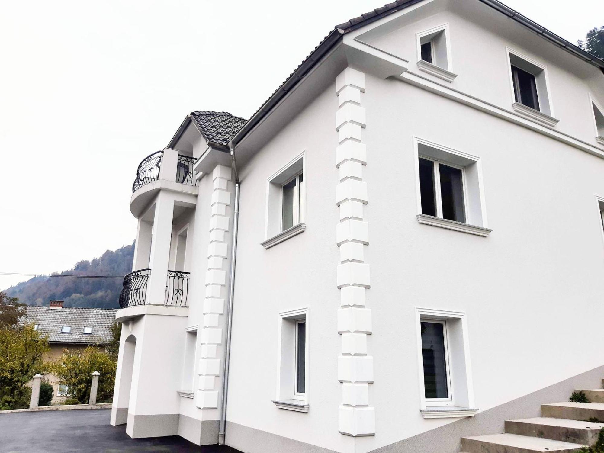 Villa Hillside Apartment 耶塞尼采 外观 照片