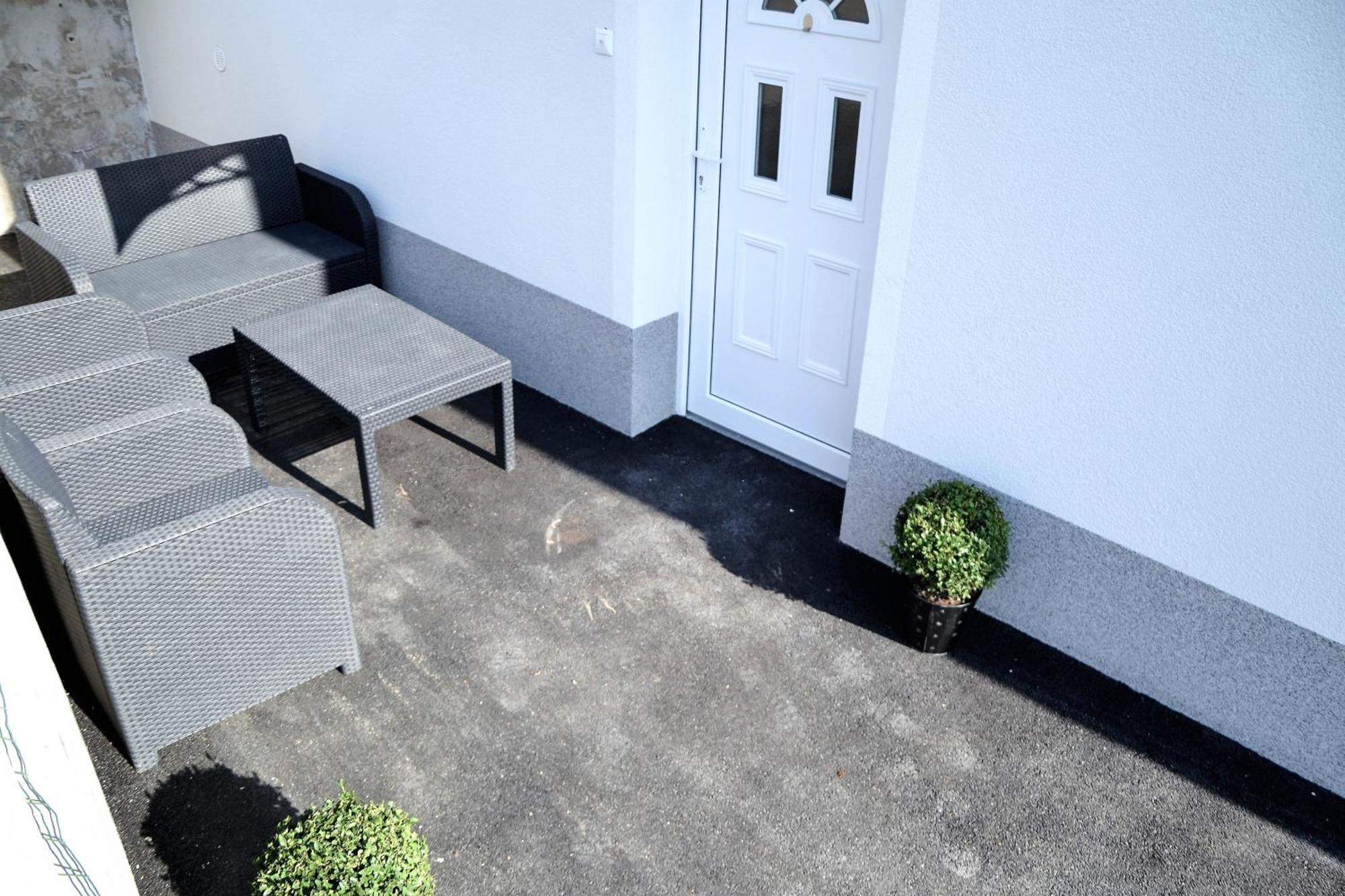 Villa Hillside Apartment 耶塞尼采 外观 照片