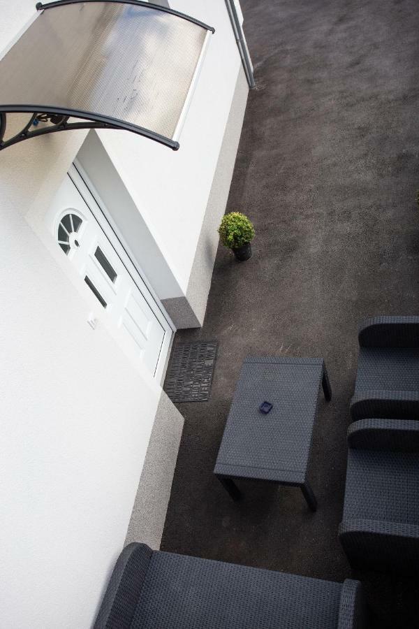 Villa Hillside Apartment 耶塞尼采 外观 照片