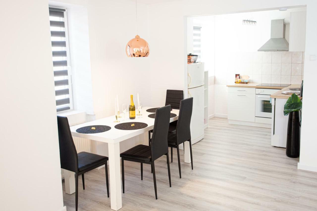 Villa Hillside Apartment 耶塞尼采 外观 照片