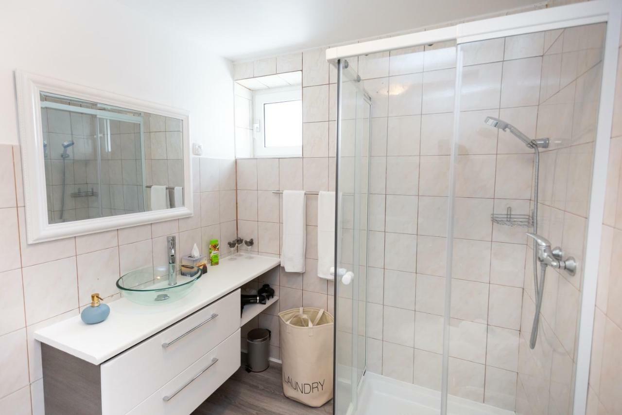 Villa Hillside Apartment 耶塞尼采 外观 照片